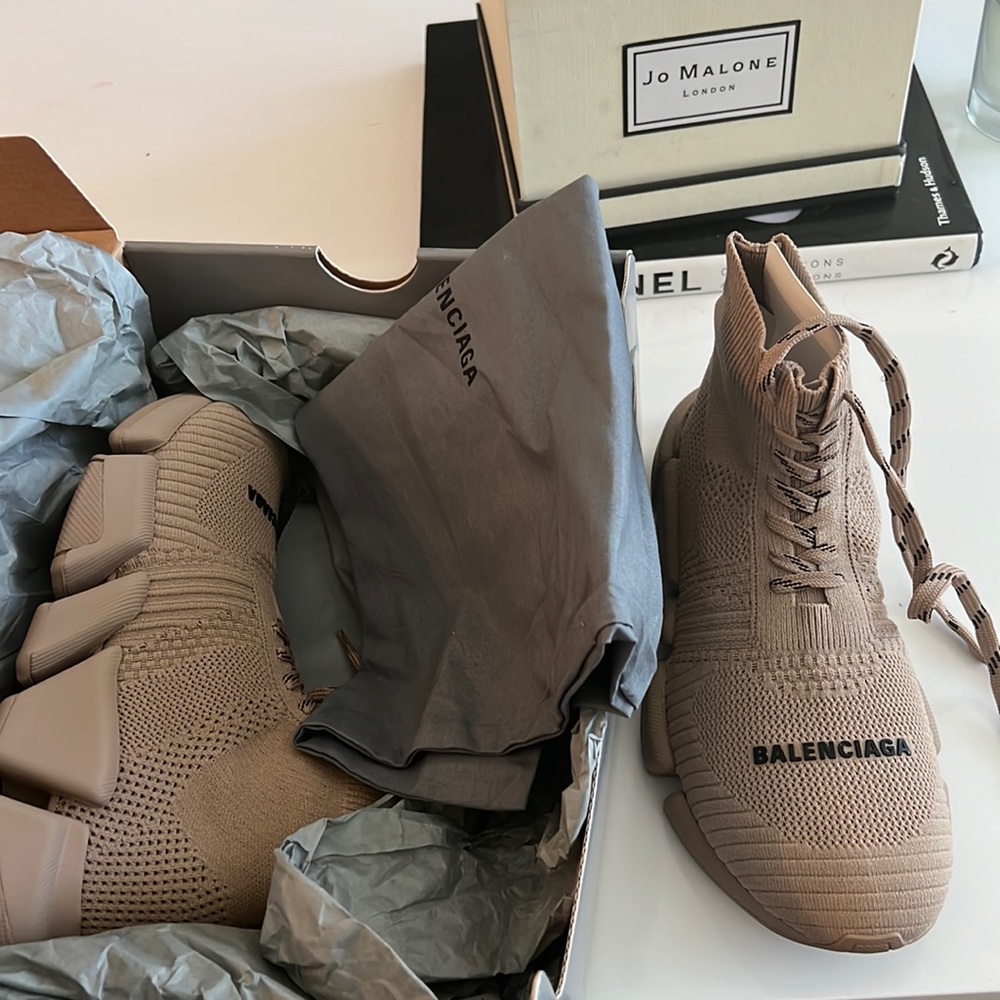 Brand new never worn Balenciaga runners